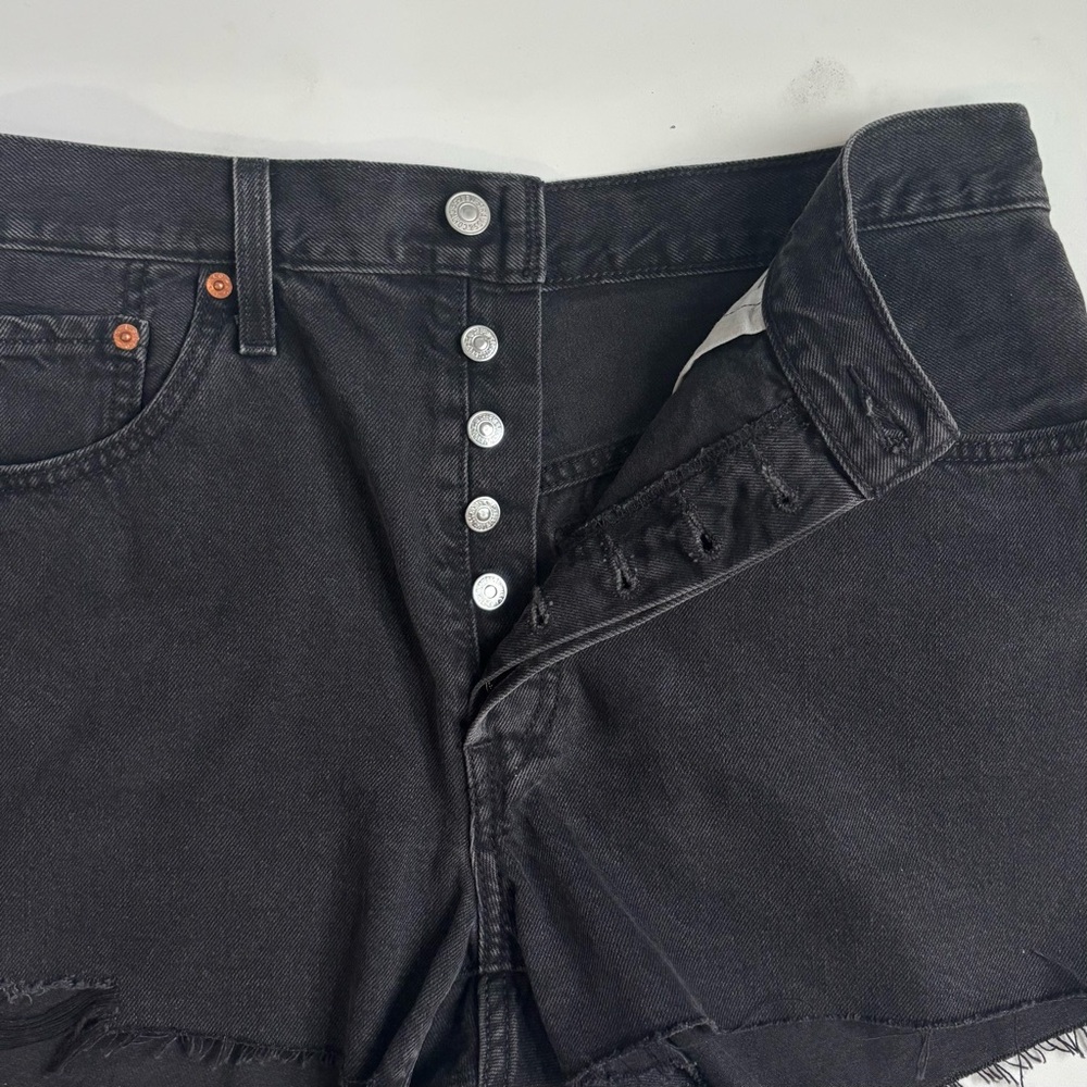 Levi’s 501 High Rise Raw Hem Black Denim Jean Shorts Size 32 - Picture 8 of 15